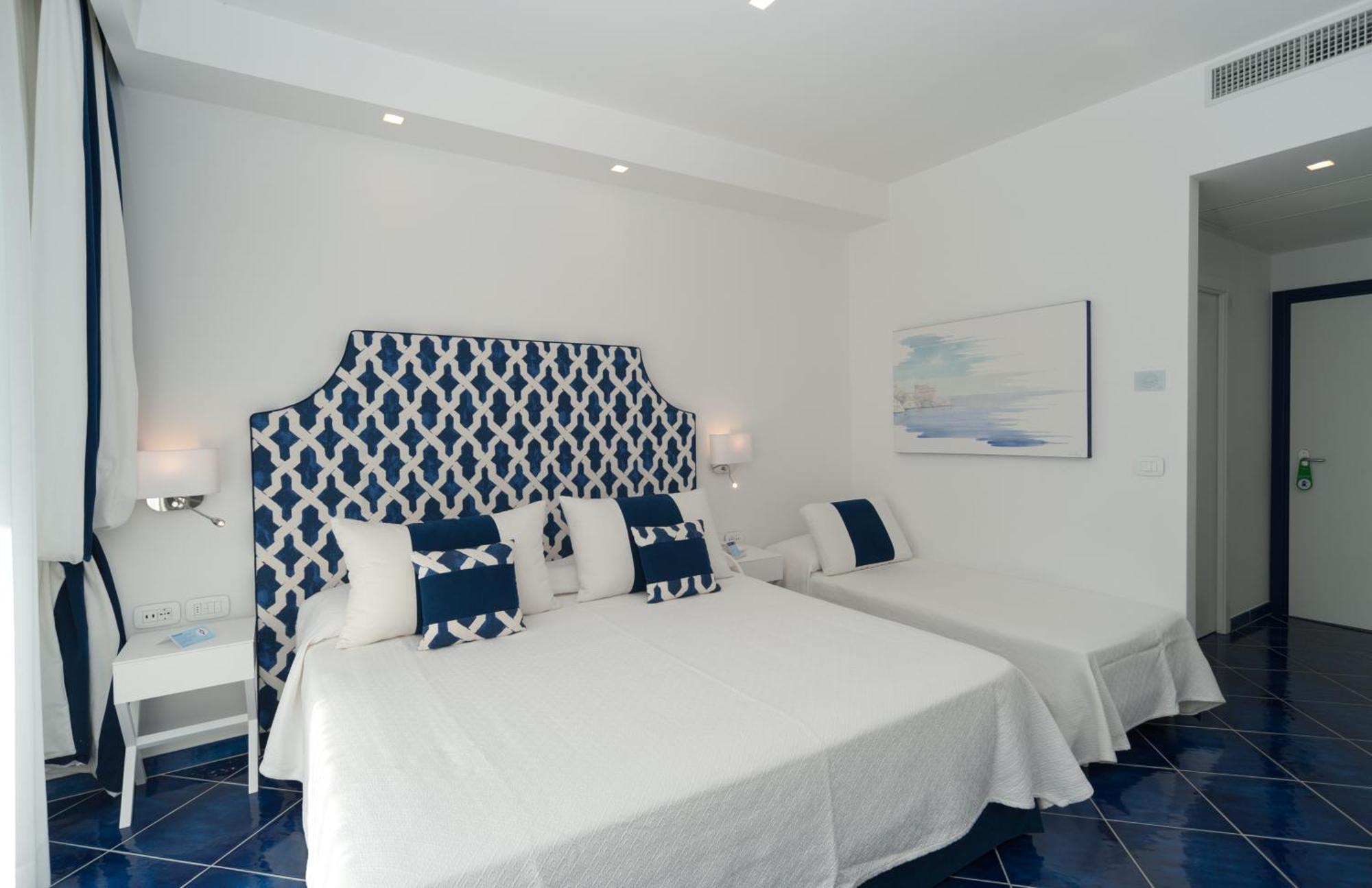 Panorama Hotel 4*