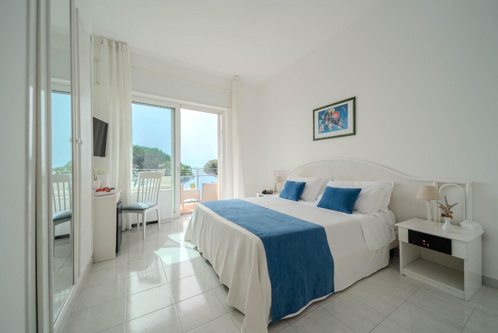 Panorama Hotel 4*